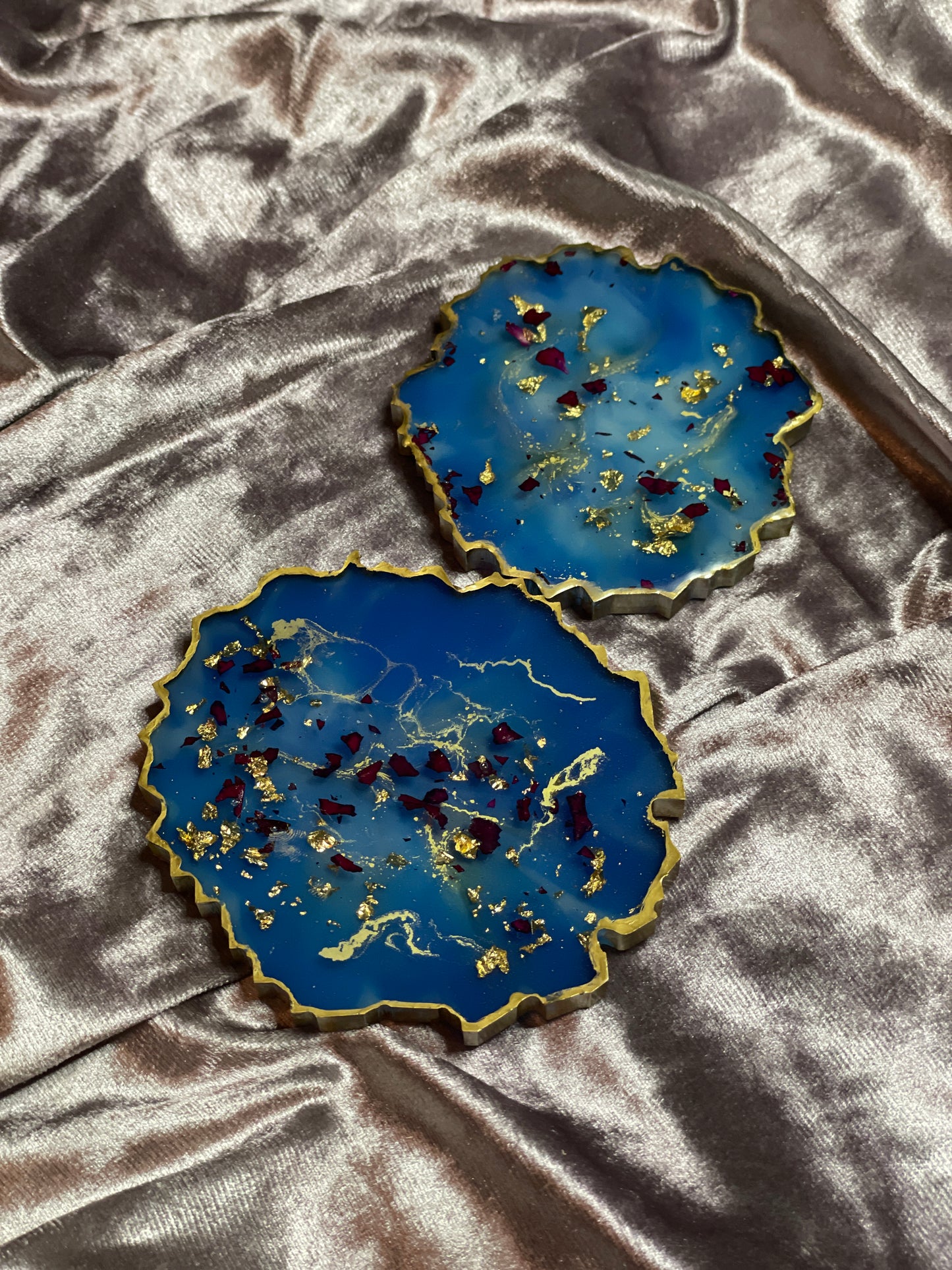 Blue ombre with gold flakes and rose petals Small Irregular Round Coasters - Set of 2