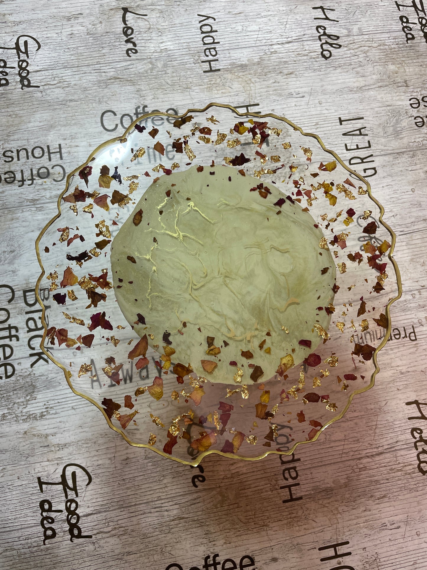 Cream, gold and clear, with rose petals and good flakes Irregular Round Pedestal Resin Cake Stand