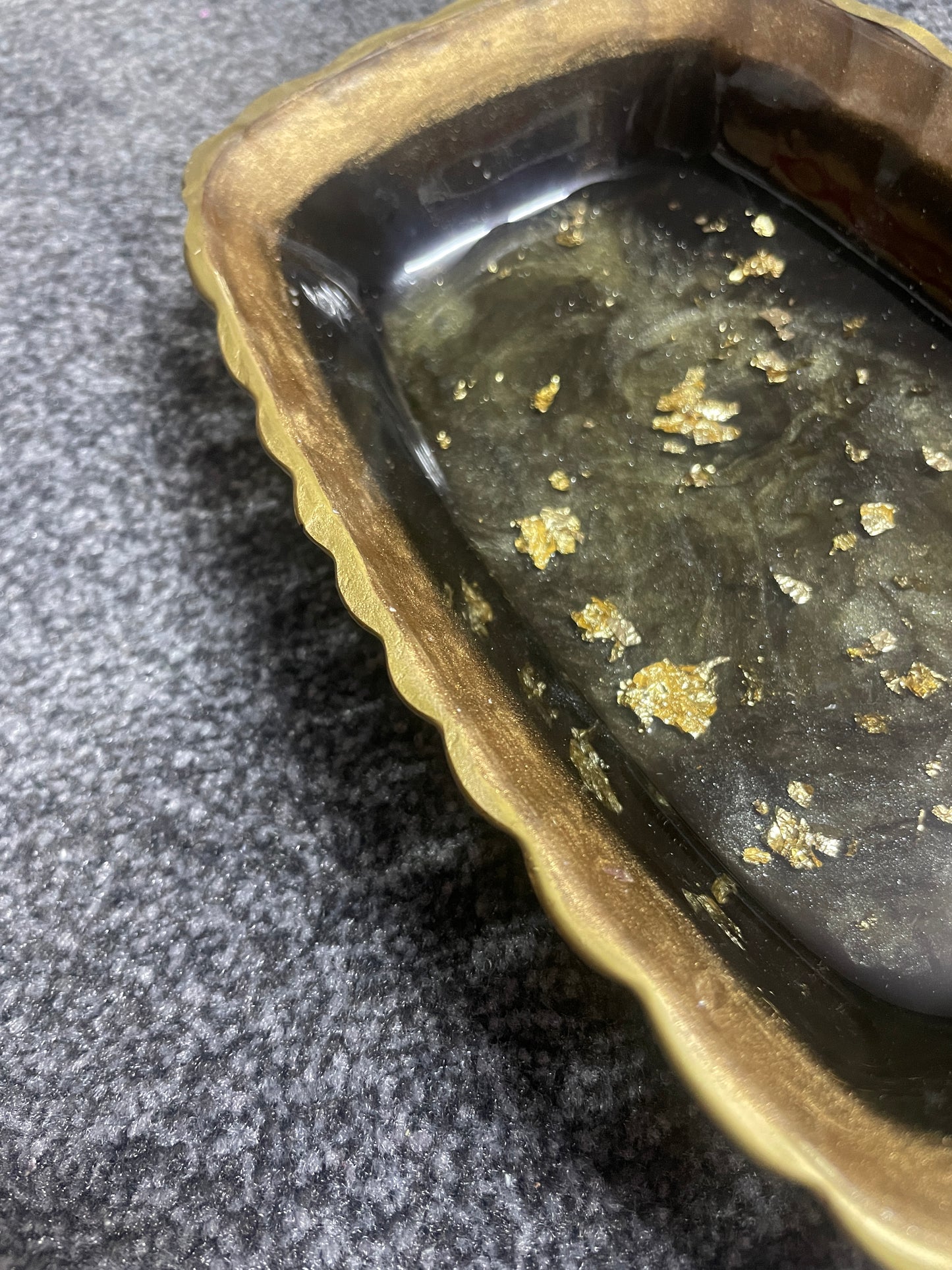 Black and Gold, with gold flakes Rectangle Pleated Resin Trinket Tray