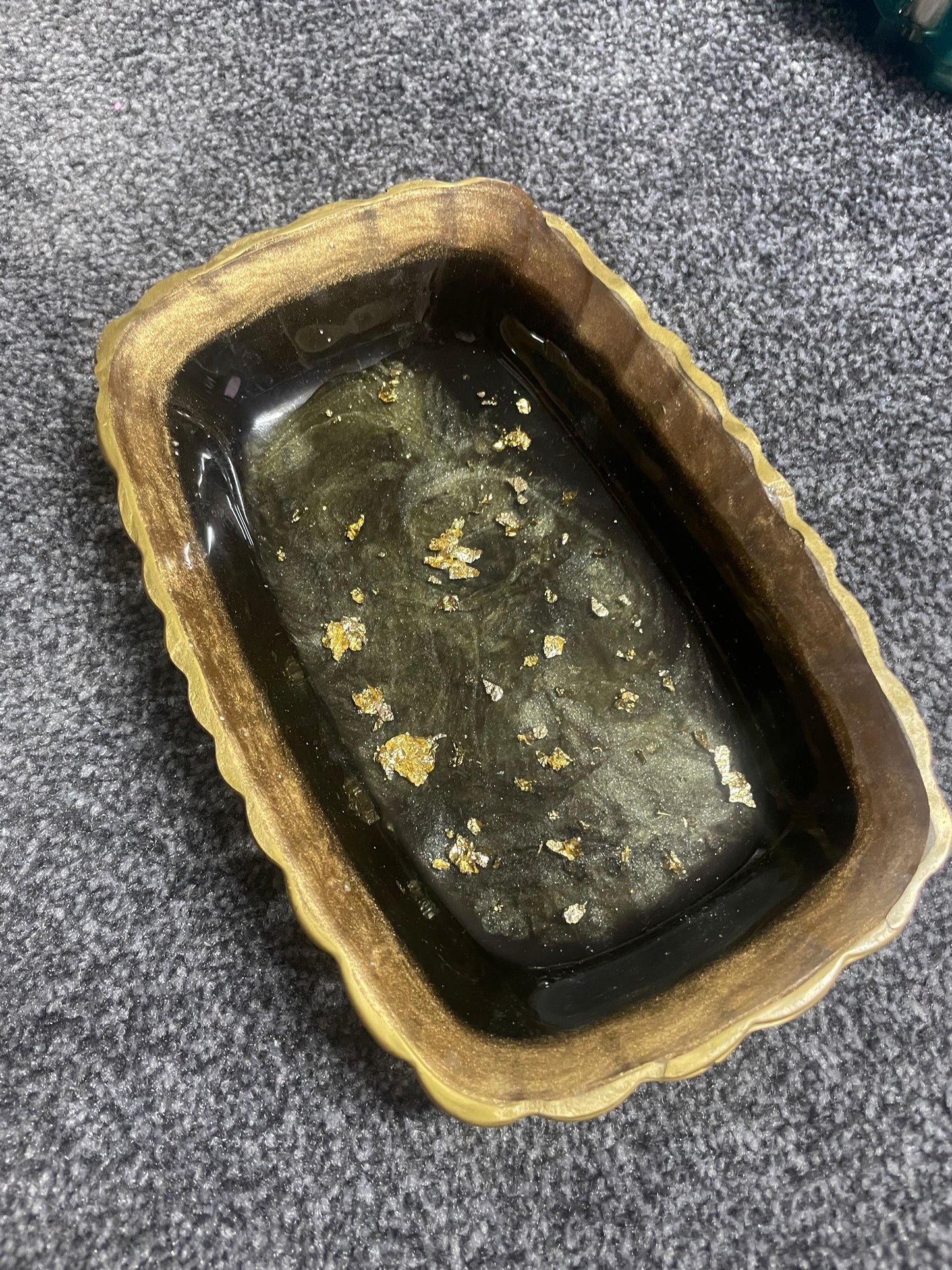 Black and Gold, with gold flakes Rectangle Pleated Resin Trinket Tray