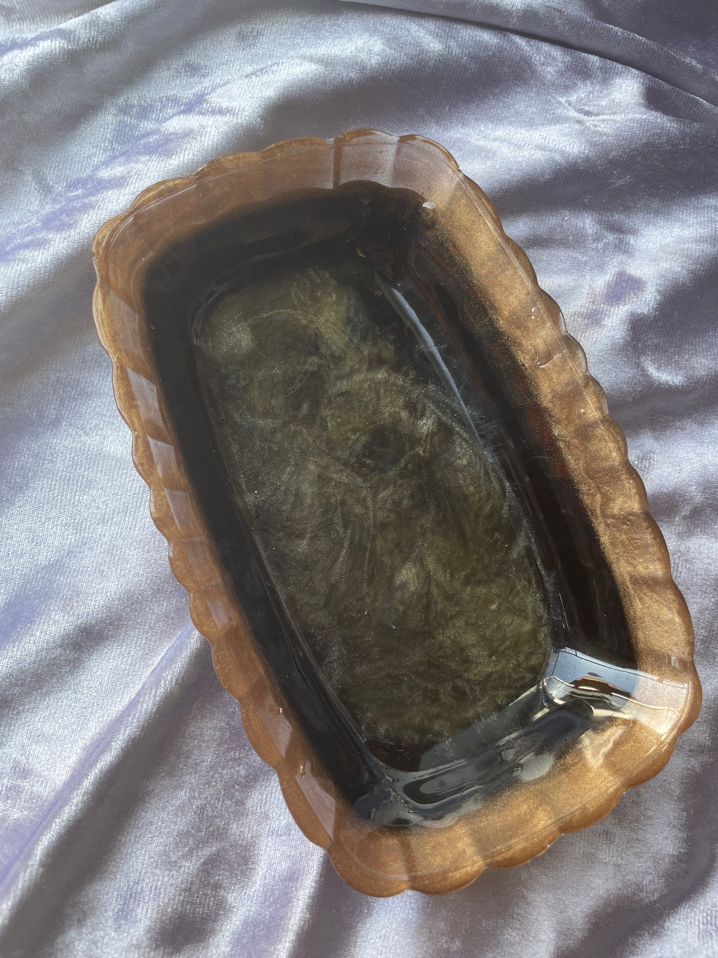 Black and Gold, with gold flakes Rectangle Pleated Resin Trinket Tray