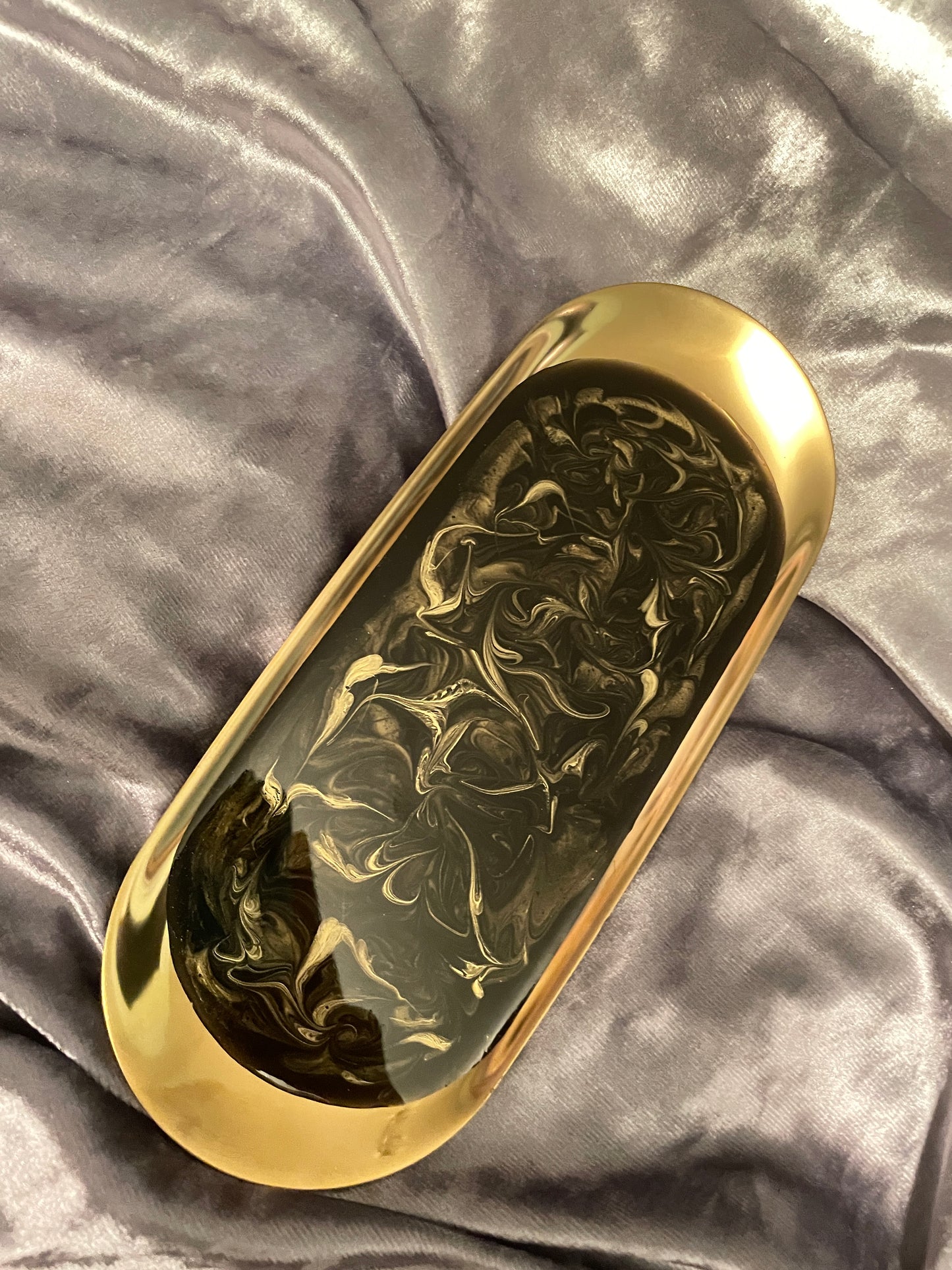 Black and gold , Oval Gold Metal Resin Trinket Tray