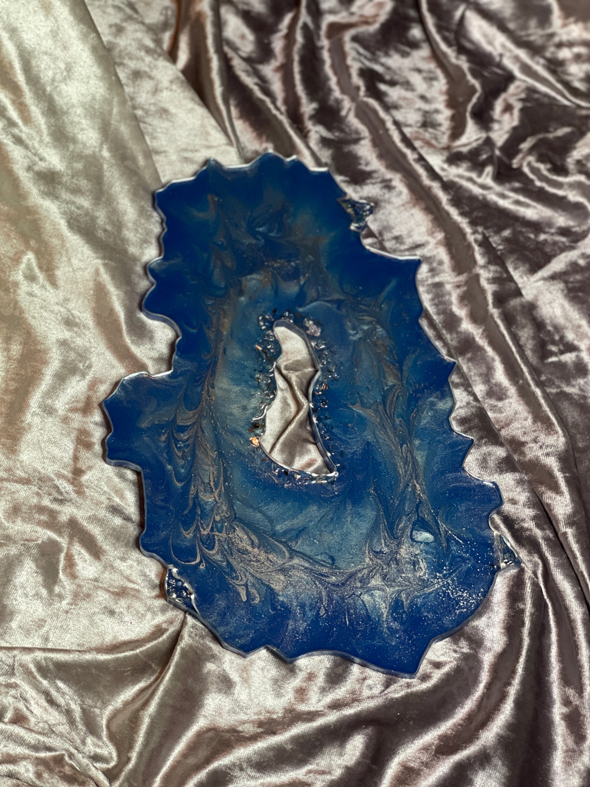 Blue and Silver Glasswork Crystal Geode Resin Placemat - EpoxyCore - [shop_type] 