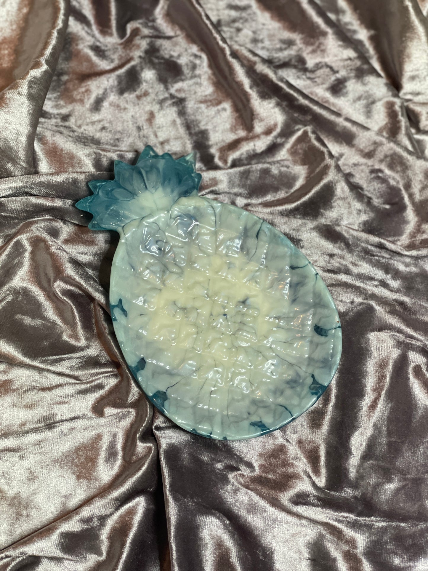 Blue and White Crackle Pineapple Resin Trinket Tray - EpoxyCore - [shop_type] 