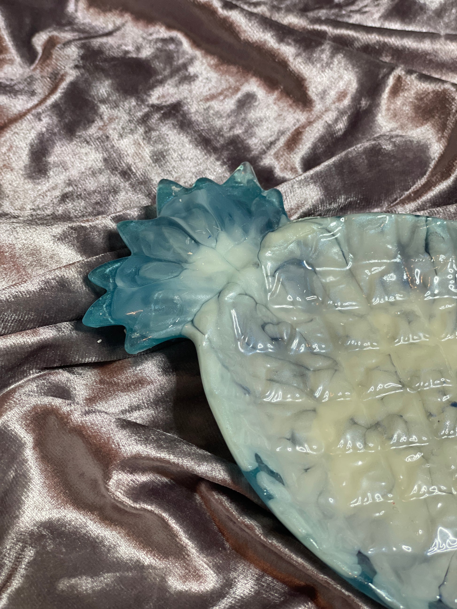 Blue and White Crackle Pineapple Resin Trinket Tray - EpoxyCore - [shop_type] 